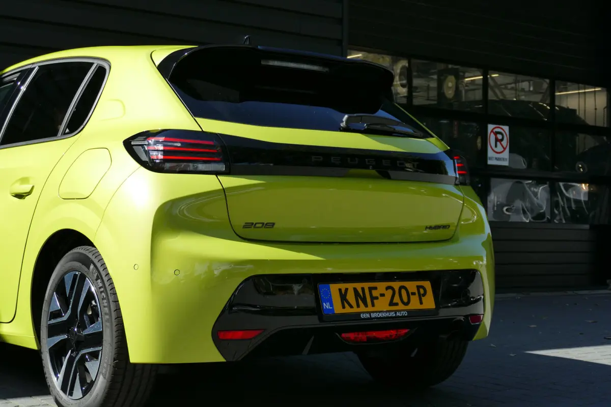 Allure | Elektrische parkeerrem | Extra getinte achterste zijruiten en achterruit | Extra getinte achterste zijruiten en achterruit