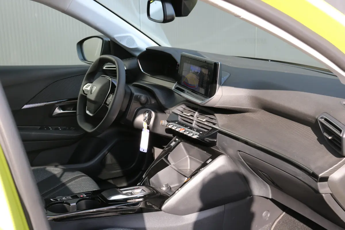 Allure | Elektrische parkeerrem | Extra getinte achterste zijruiten en achterruit | Extra getinte achterste zijruiten en achterruit