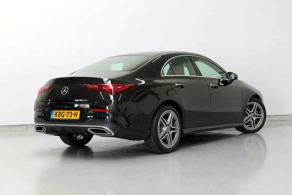 180 AMG Line 136PK, SFEERVERLICHTING | STUUR/STOELVERWARMING | MBUX | LED