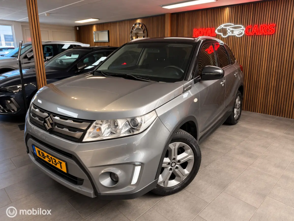 1.6 Exclusive/ Navigatie/ Camera / Nette staat