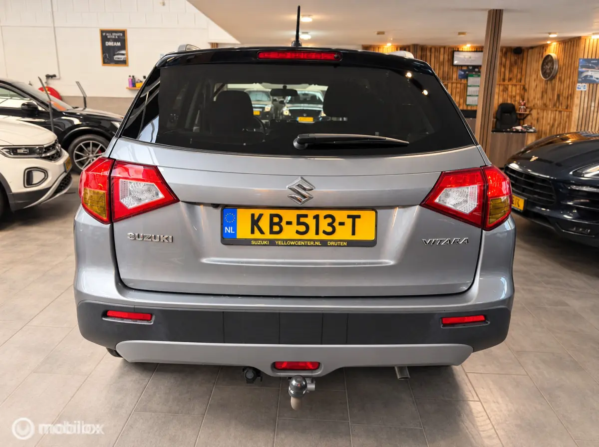 1.6 Exclusive/ Navigatie/ Camera / Nette staat