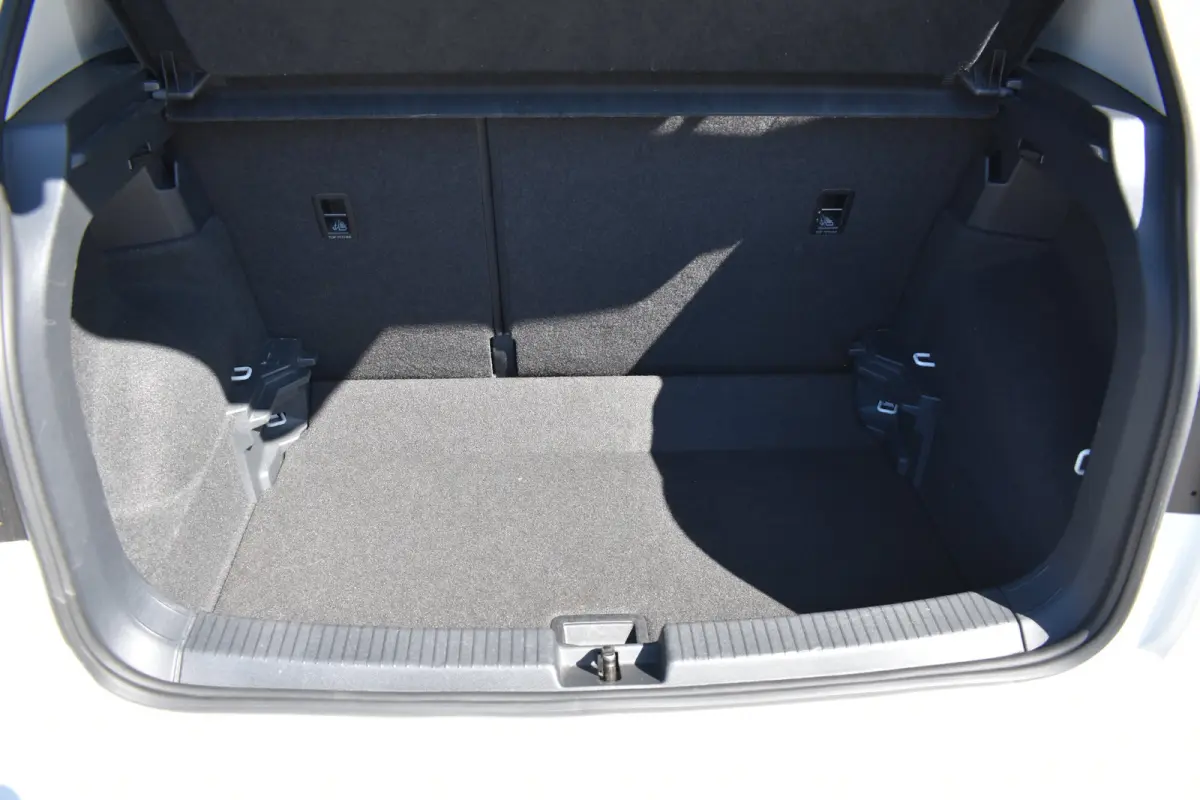 1.0 TSI 95PK Life | ADAPT. CRUISE | AIRCO | LED | BLUETOOTH