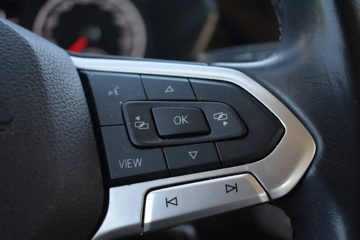 1.0 TSI 95PK Life | ADAPT. CRUISE | AIRCO | LED | BLUETOOTH
