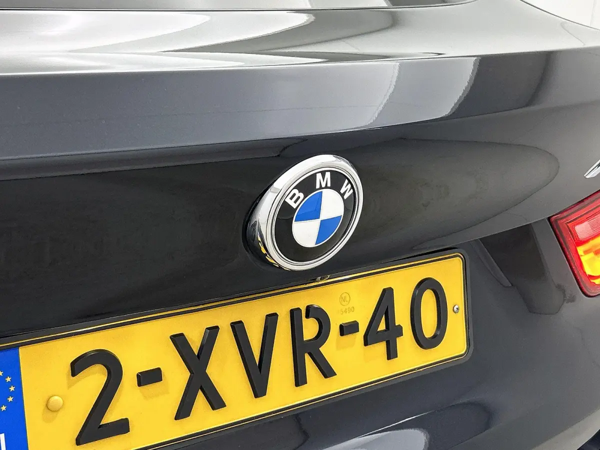 xDrive20i Executive | AUTOMAAT | TREKHAAK | M-PAKKET | NAVIGATIE | ACHTERUITRIJCAMERA | SPORTSTOELEN | TREKHAAK | ELEKTRISCHE ACHTERKLEP | CLIMATE CONTROL | CRUISE CONTROL | BI-XENON KOPLAMP