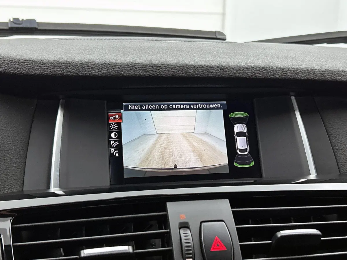 xDrive20i Executive | AUTOMAAT | TREKHAAK | M-PAKKET | NAVIGATIE | ACHTERUITRIJCAMERA | SPORTSTOELEN | TREKHAAK | ELEKTRISCHE ACHTERKLEP | CLIMATE CONTROL | CRUISE CONTROL | BI-XENON KOPLAMP