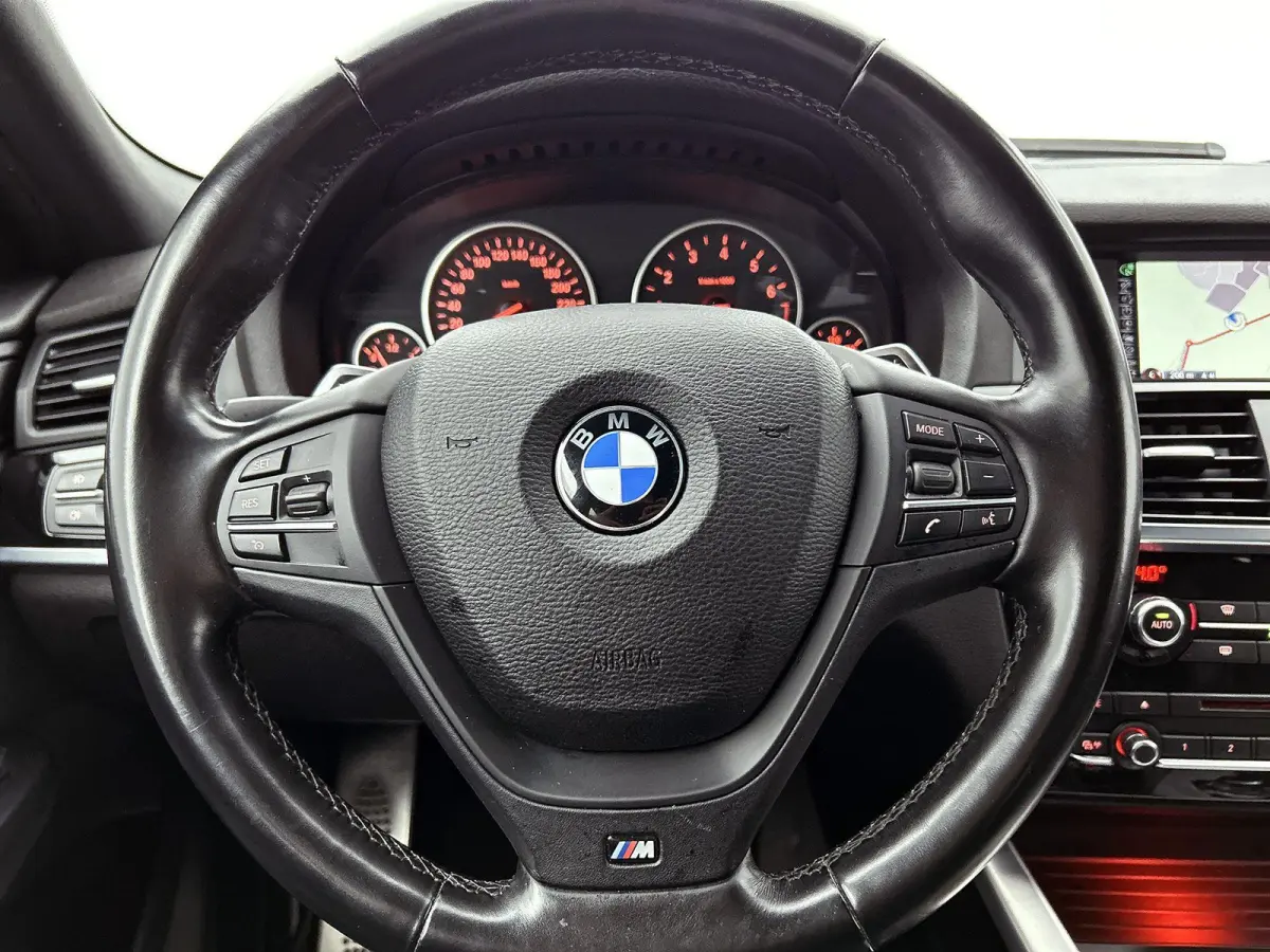 xDrive20i Executive | AUTOMAAT | TREKHAAK | M-PAKKET | NAVIGATIE | ACHTERUITRIJCAMERA | SPORTSTOELEN | TREKHAAK | ELEKTRISCHE ACHTERKLEP | CLIMATE CONTROL | CRUISE CONTROL | BI-XENON KOPLAMP