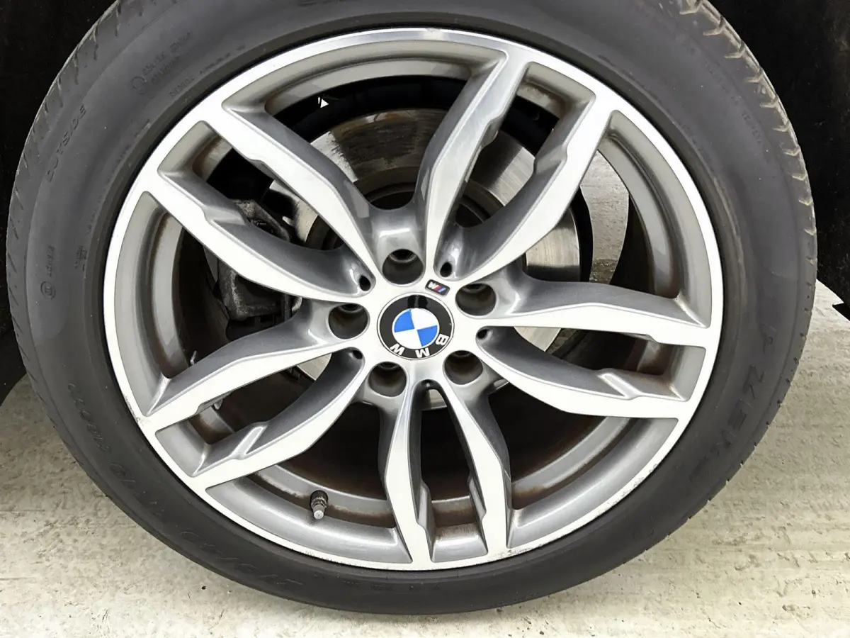 xDrive20i Executive | AUTOMAAT | TREKHAAK | M-PAKKET | NAVIGATIE | ACHTERUITRIJCAMERA | SPORTSTOELEN | TREKHAAK | ELEKTRISCHE ACHTERKLEP | CLIMATE CONTROL | CRUISE CONTROL | BI-XENON KOPLAMP