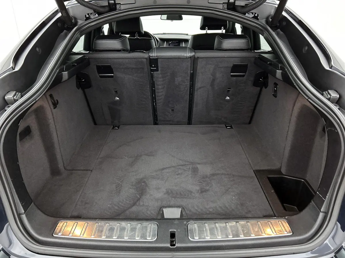xDrive20i Executive | AUTOMAAT | TREKHAAK | M-PAKKET | NAVIGATIE | ACHTERUITRIJCAMERA | SPORTSTOELEN | TREKHAAK | ELEKTRISCHE ACHTERKLEP | CLIMATE CONTROL | CRUISE CONTROL | BI-XENON KOPLAMP