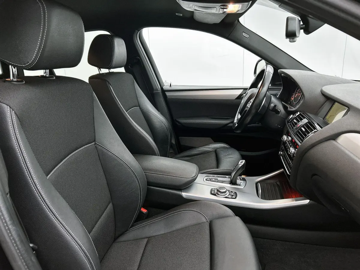 xDrive20i Executive | AUTOMAAT | TREKHAAK | M-PAKKET | NAVIGATIE | ACHTERUITRIJCAMERA | SPORTSTOELEN | TREKHAAK | ELEKTRISCHE ACHTERKLEP | CLIMATE CONTROL | CRUISE CONTROL | BI-XENON KOPLAMP