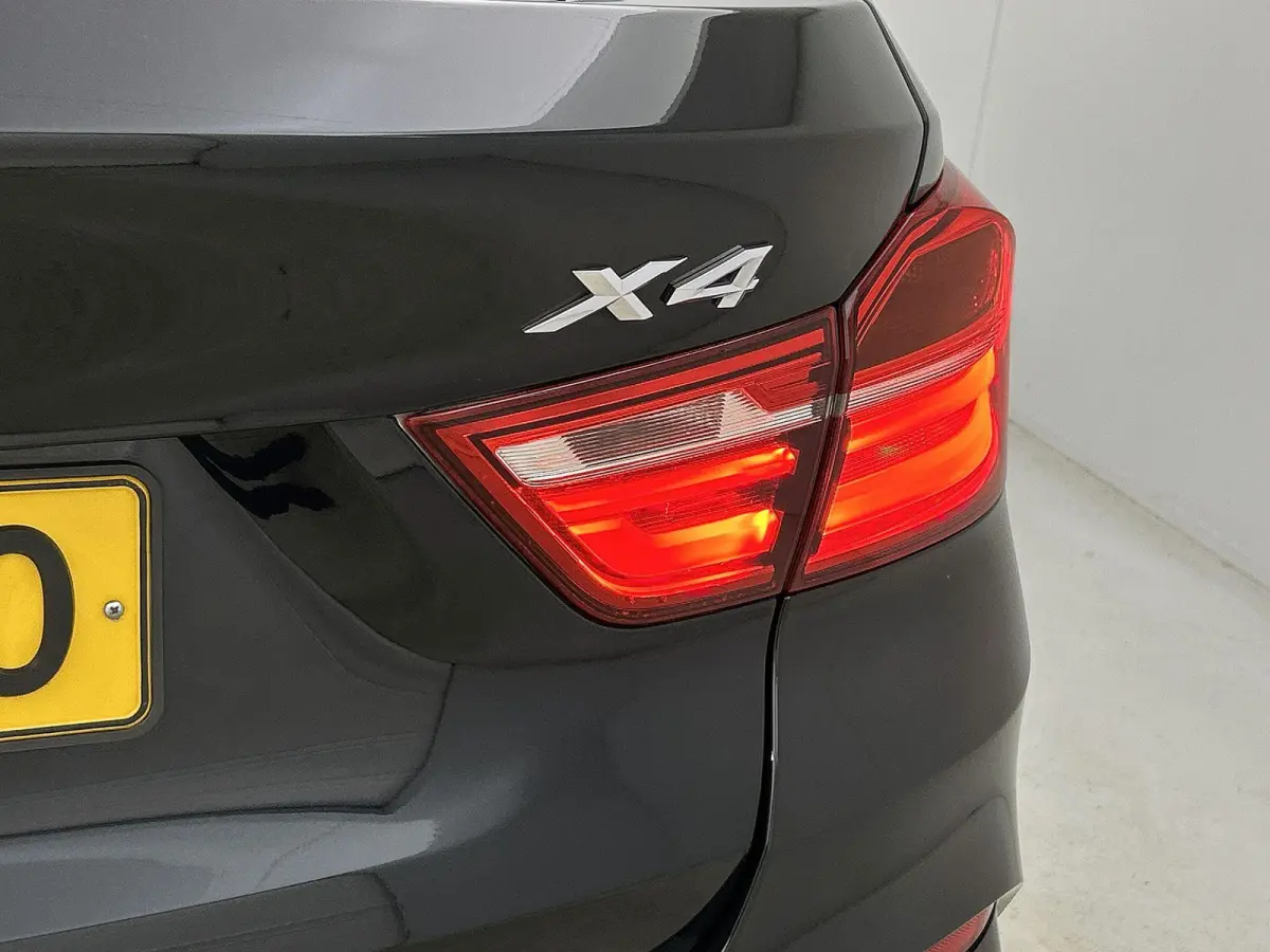 xDrive20i Executive | AUTOMAAT | TREKHAAK | M-PAKKET | NAVIGATIE | ACHTERUITRIJCAMERA | SPORTSTOELEN | TREKHAAK | ELEKTRISCHE ACHTERKLEP | CLIMATE CONTROL | CRUISE CONTROL | BI-XENON KOPLAMP