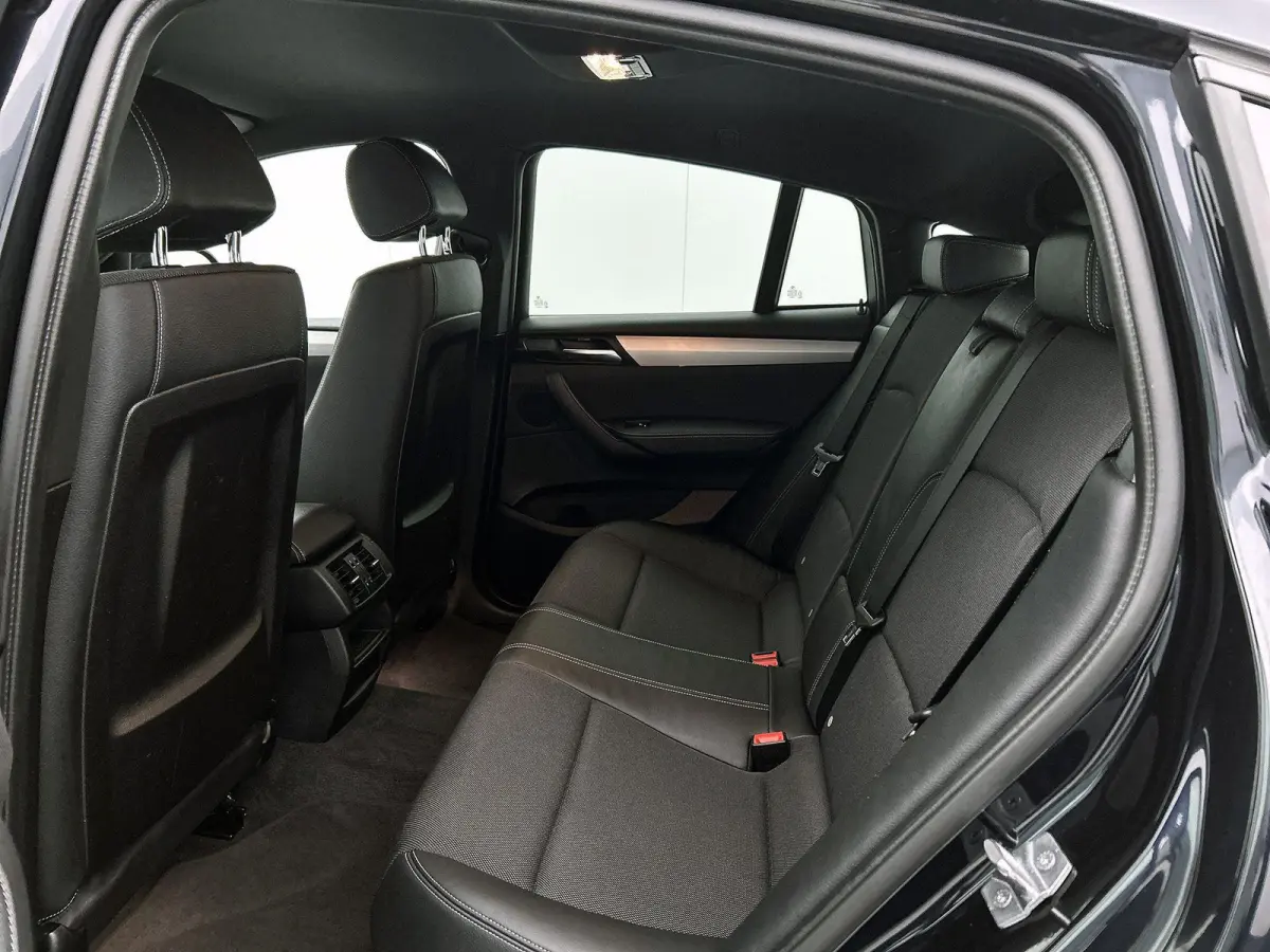 xDrive20i Executive | AUTOMAAT | TREKHAAK | M-PAKKET | NAVIGATIE | ACHTERUITRIJCAMERA | SPORTSTOELEN | TREKHAAK | ELEKTRISCHE ACHTERKLEP | CLIMATE CONTROL | CRUISE CONTROL | BI-XENON KOPLAMP