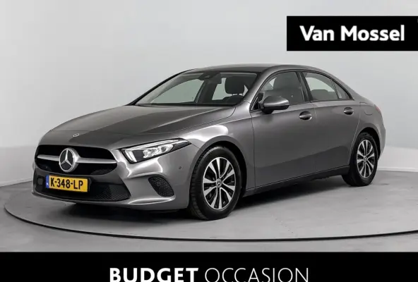 180 Business Solution Nederlands Voertuig | Stoelverwarming |Cruise Control | Lichtmetalen Velgen | Parkeer Assistent | Parkeersensor Voor en Achter