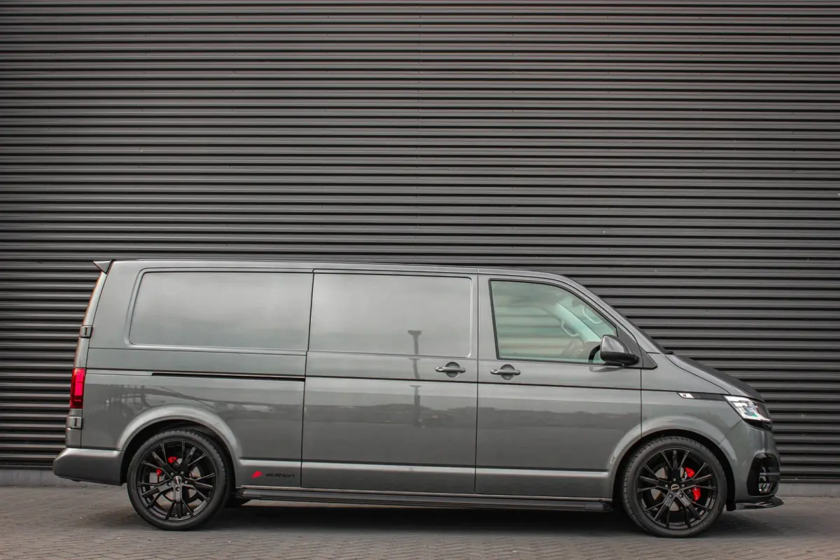 2.0 TDI L2H1 150PK JB- EDITION DSG / PDC / VERLAGINGSVEREN / LEDEREN BEKLEDING / FULL / APPLE CARPLAY /NAVI