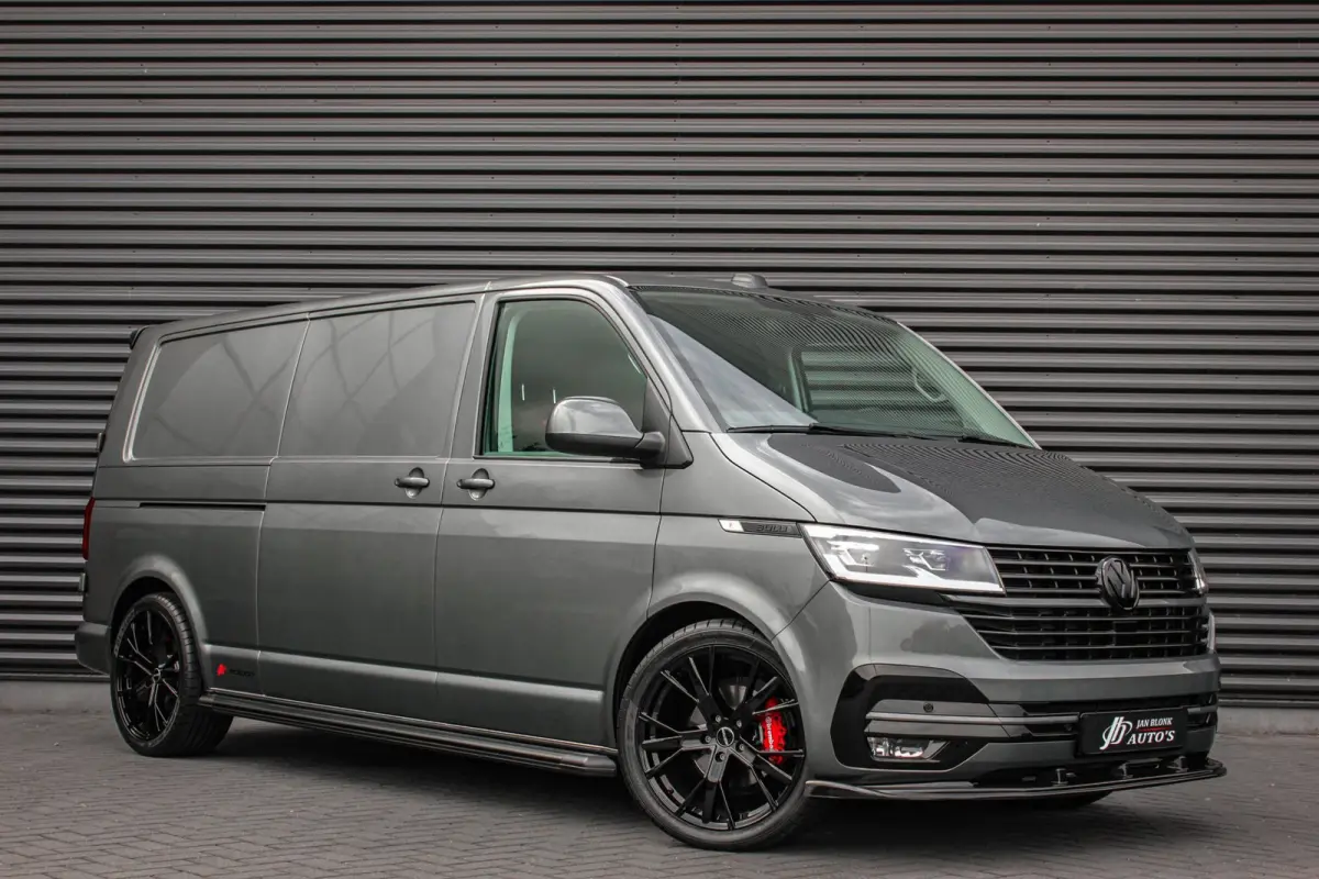 2.0 TDI L2H1 150PK JB- EDITION DSG / PDC / VERLAGINGSVEREN / LEDEREN BEKLEDING / FULL / APPLE CARPLAY /NAVI