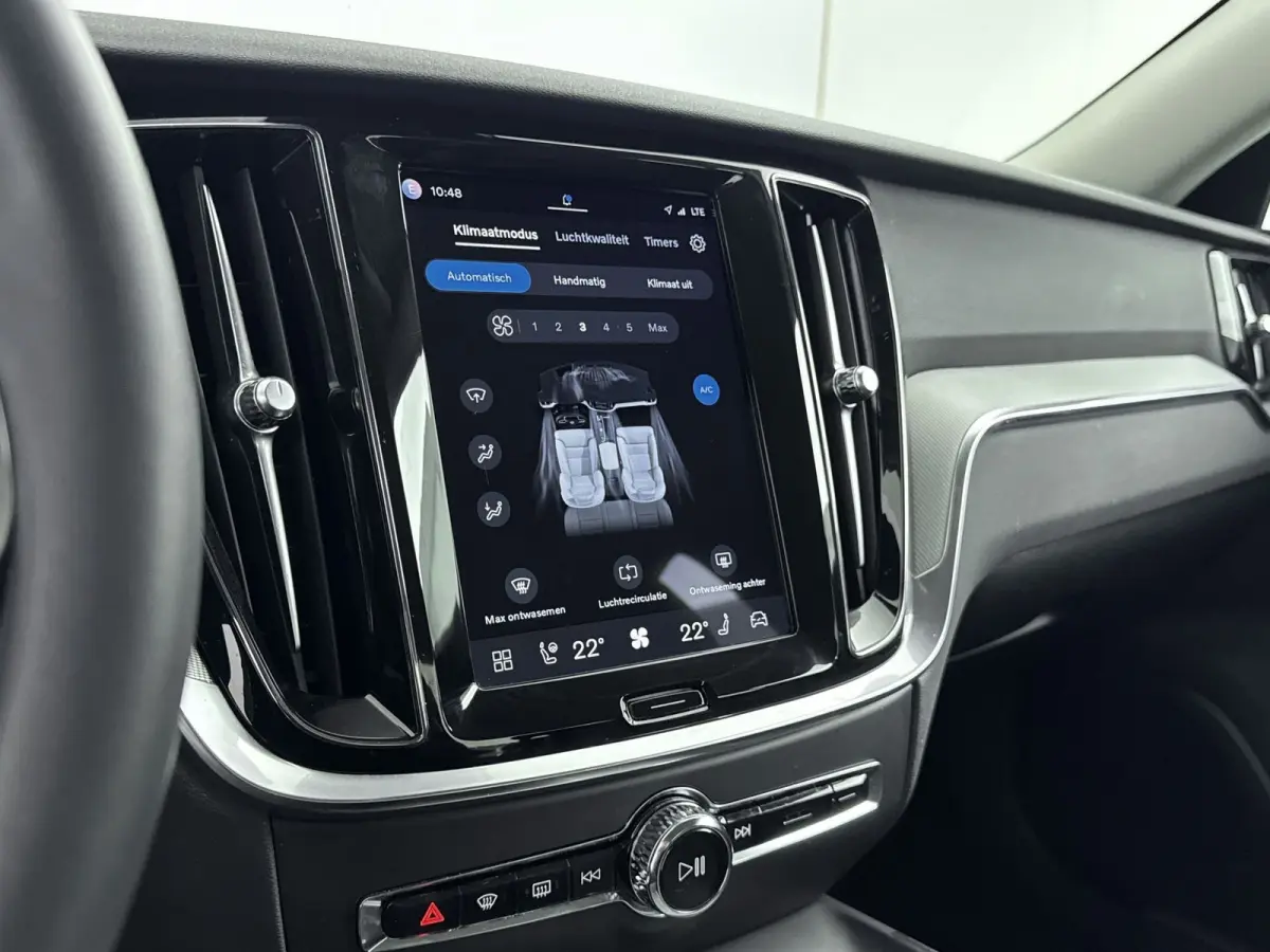 2.0 B4 Plus Dark | PDC V+A en Camera | Adaptive Cruiscontrol | Stoel + Stuurverwarming | Apple Carplay - Android Auto |