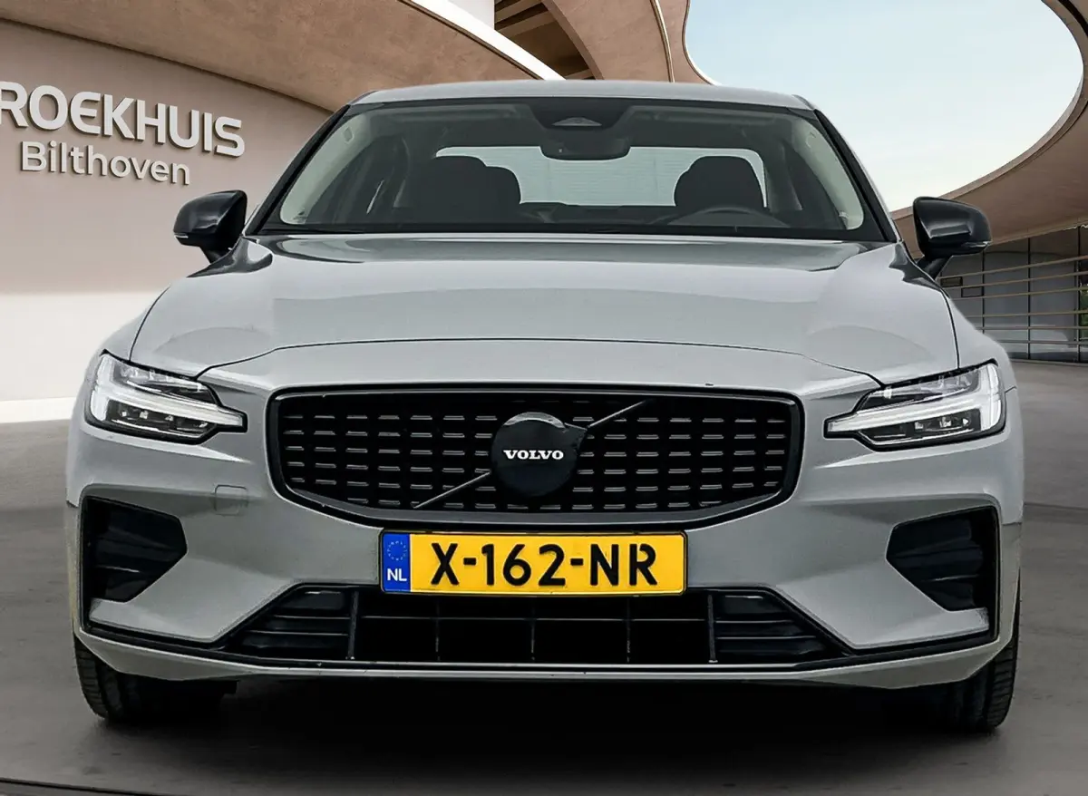2.0 B4 Plus Dark | PDC V+A en Camera | Adaptive Cruiscontrol | Stoel + Stuurverwarming | Apple Carplay - Android Auto |
