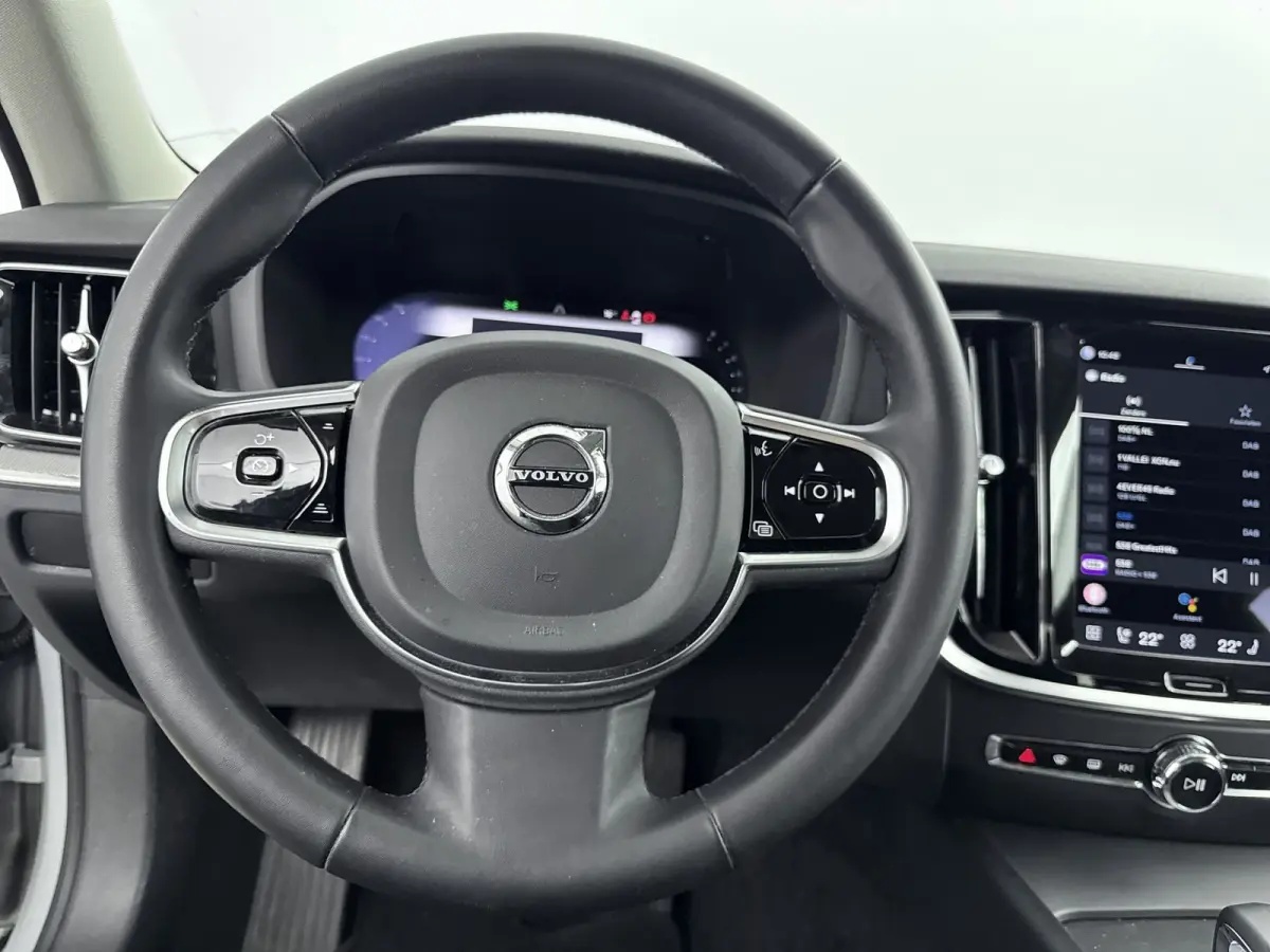 2.0 B4 Plus Dark | PDC V+A en Camera | Adaptive Cruiscontrol | Stoel + Stuurverwarming | Apple Carplay - Android Auto |
