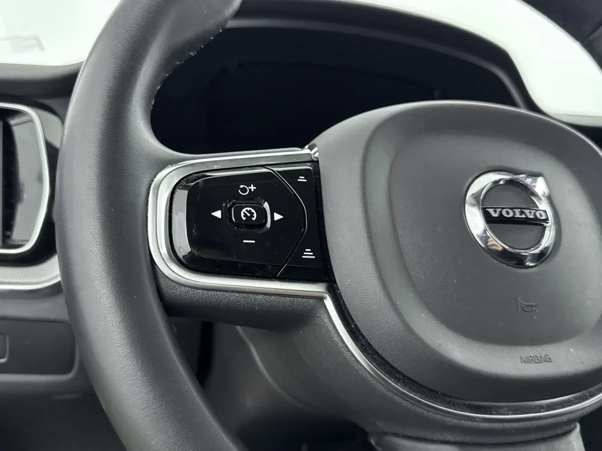 2.0 B4 Plus Dark | PDC V+A en Camera | Adaptive Cruiscontrol | Stoel + Stuurverwarming | Apple Carplay - Android Auto |