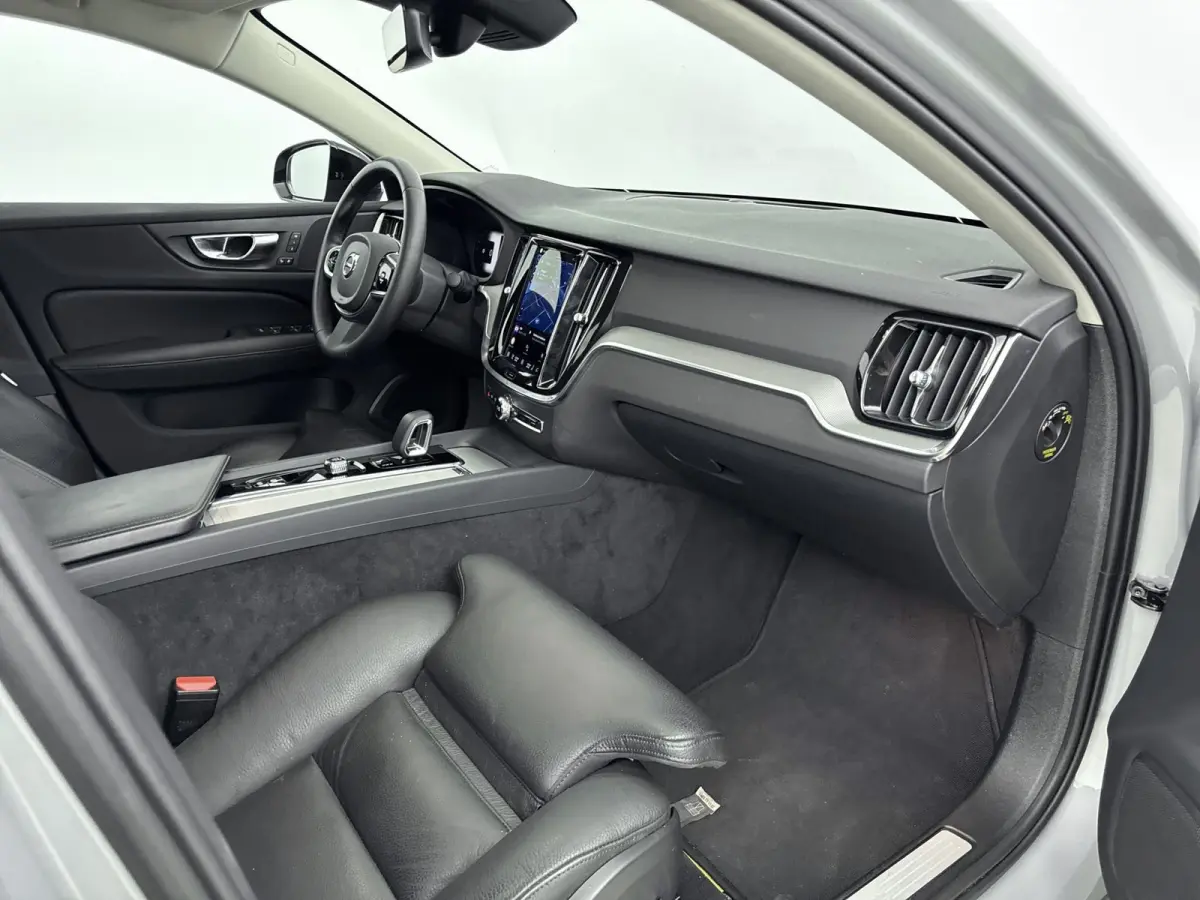 2.0 B4 Plus Dark | PDC V+A en Camera | Adaptive Cruiscontrol | Stoel + Stuurverwarming | Apple Carplay - Android Auto |