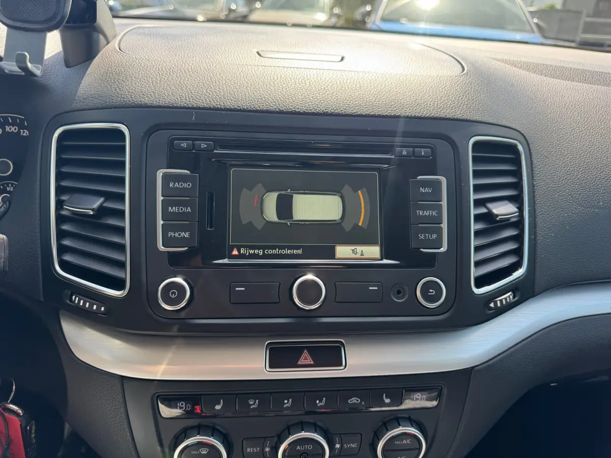 1.4 TSI Highline Edition 7 pers * Navigatiesysteem * Elektr. Schuifdeuren * Parkeersensoren * Cruise Control *