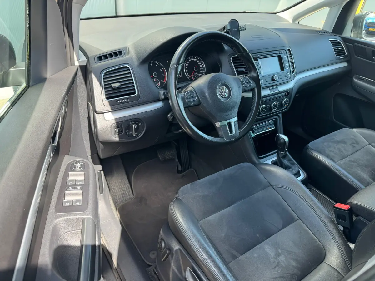 1.4 TSI Highline Edition 7 pers * Navigatiesysteem * Elektr. Schuifdeuren * Parkeersensoren * Cruise Control *