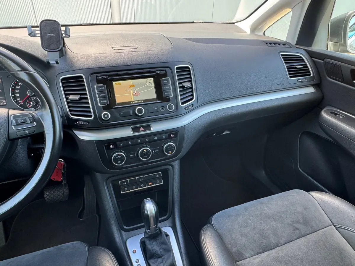 1.4 TSI Highline Edition 7 pers * Navigatiesysteem * Elektr. Schuifdeuren * Parkeersensoren * Cruise Control *