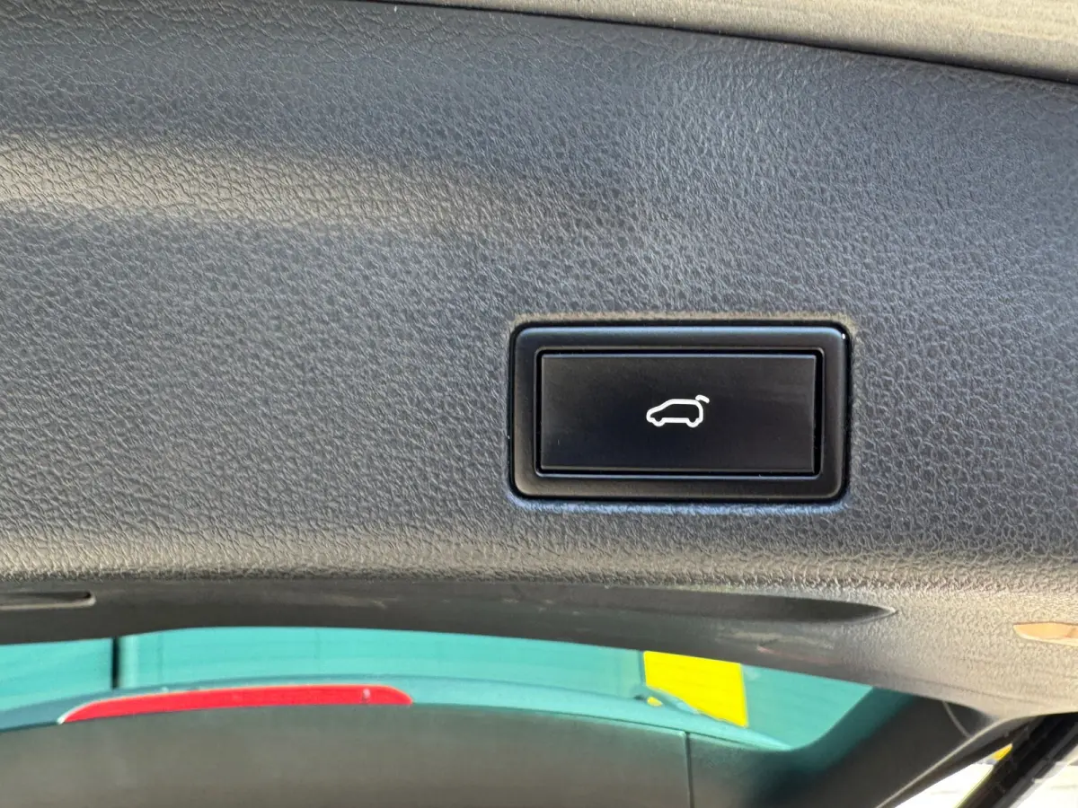 1.4 TSI Highline Edition 7 pers * Navigatiesysteem * Elektr. Schuifdeuren * Parkeersensoren * Cruise Control *