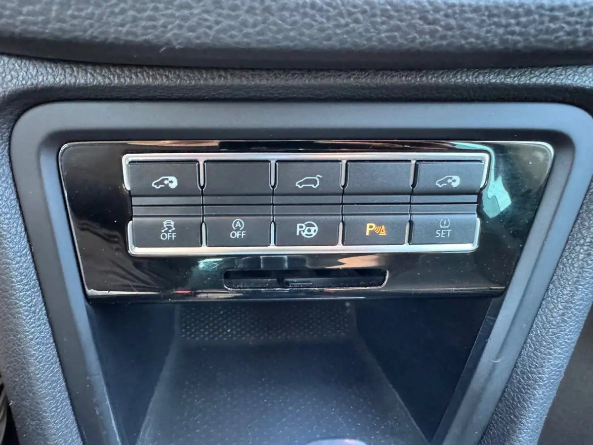 1.4 TSI Highline Edition 7 pers * Navigatiesysteem * Elektr. Schuifdeuren * Parkeersensoren * Cruise Control *