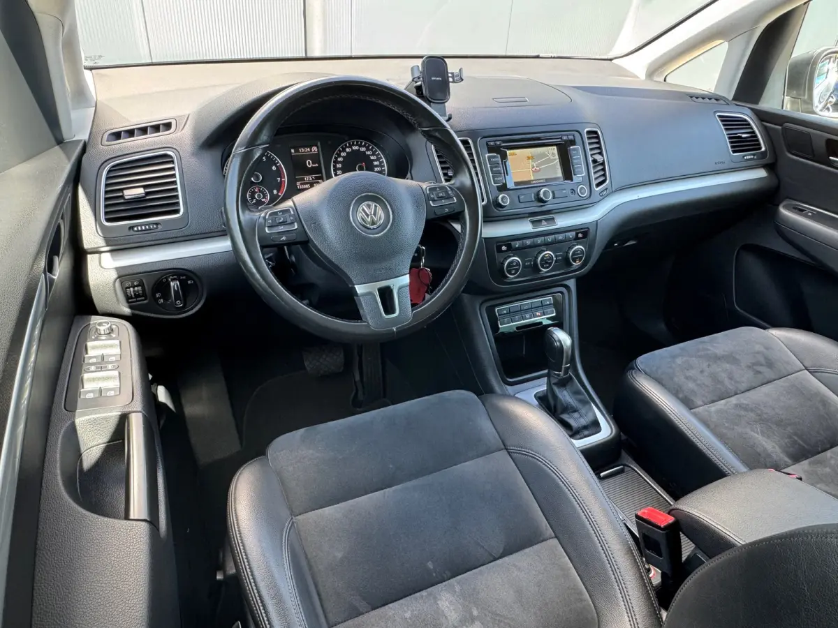 1.4 TSI Highline Edition 7 pers * Navigatiesysteem * Elektr. Schuifdeuren * Parkeersensoren * Cruise Control *
