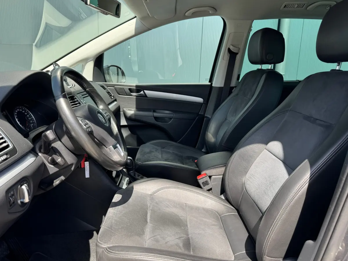 1.4 TSI Highline Edition 7 pers * Navigatiesysteem * Elektr. Schuifdeuren * Parkeersensoren * Cruise Control *
