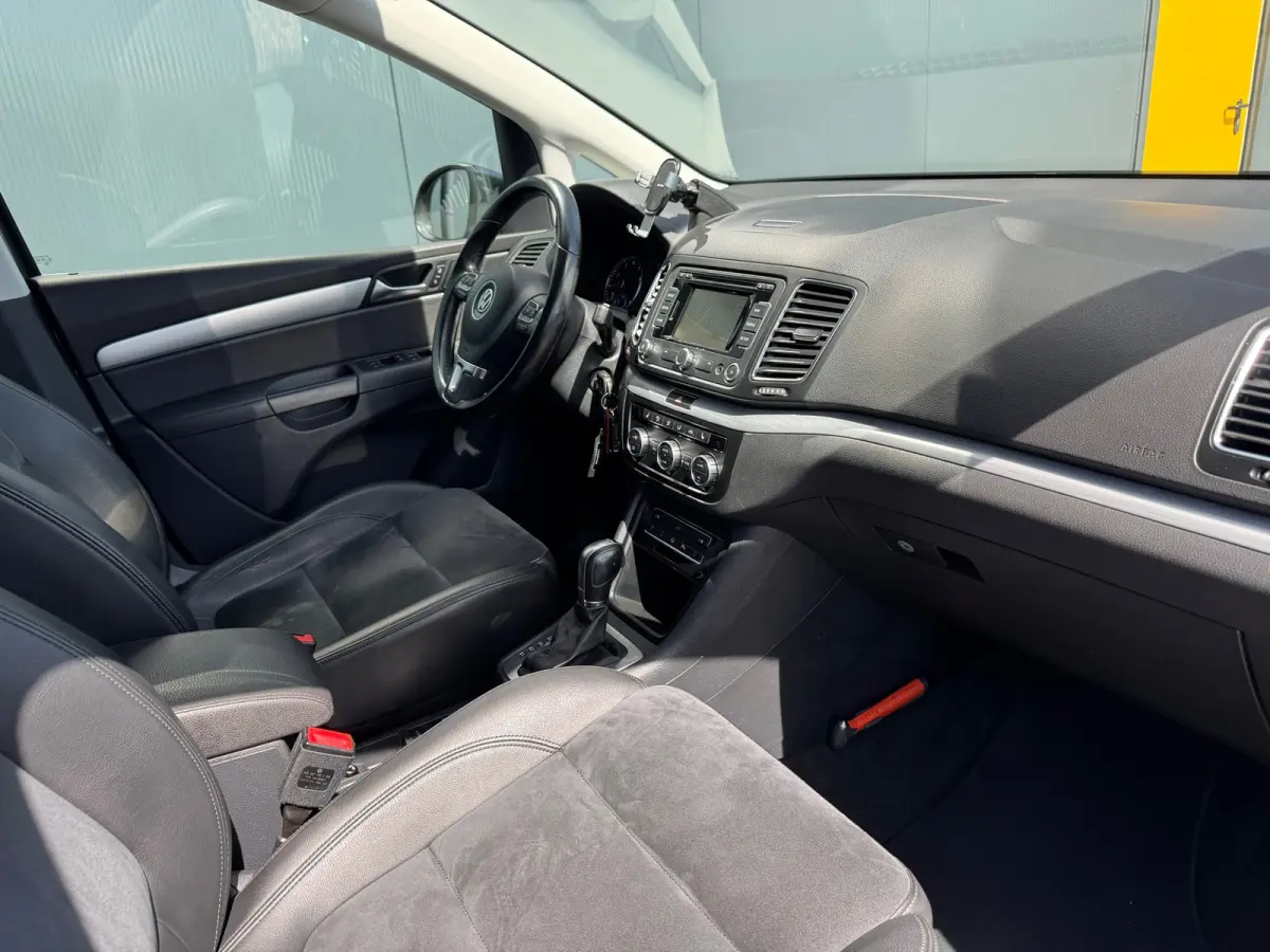 1.4 TSI Highline Edition 7 pers * Navigatiesysteem * Elektr. Schuifdeuren * Parkeersensoren * Cruise Control *