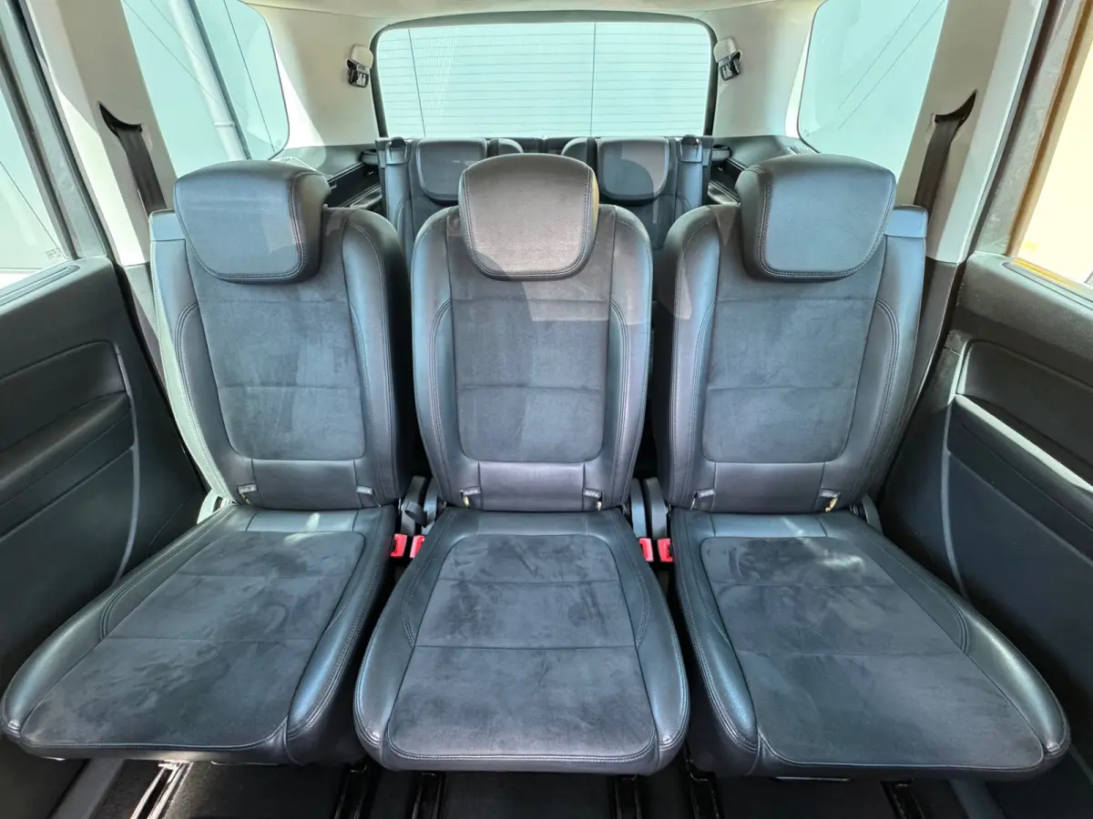 1.4 TSI Highline Edition 7 pers * Navigatiesysteem * Elektr. Schuifdeuren * Parkeersensoren * Cruise Control *