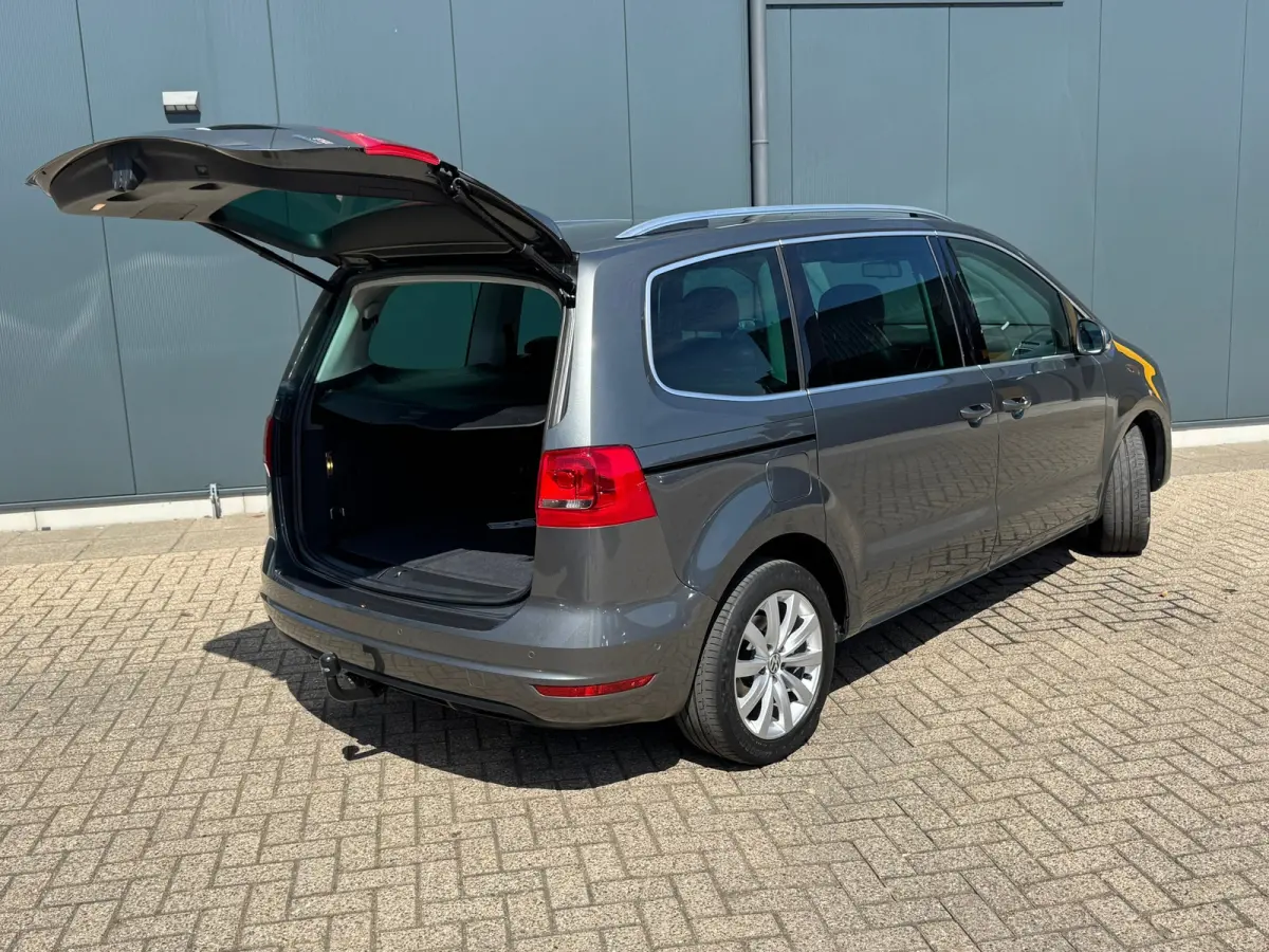 1.4 TSI Highline Edition 7 pers * Navigatiesysteem * Elektr. Schuifdeuren * Parkeersensoren * Cruise Control *