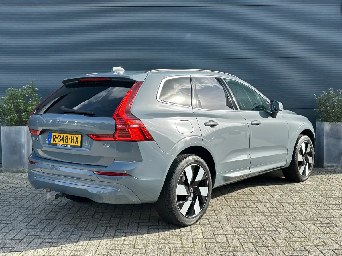 2.0 B5 Momentum Business | Memory stoelen | Trekhaak | Camera | Leder! | Pilot Assist | Stoel & stuurverwarming |