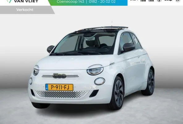 Icon 42 kWh l SOH 92,8% | Clima | Cruise | Camera | 17" | Priv. Glass | Schuif/Kanteldak | Winter Pack | BSM | Apple Carplay