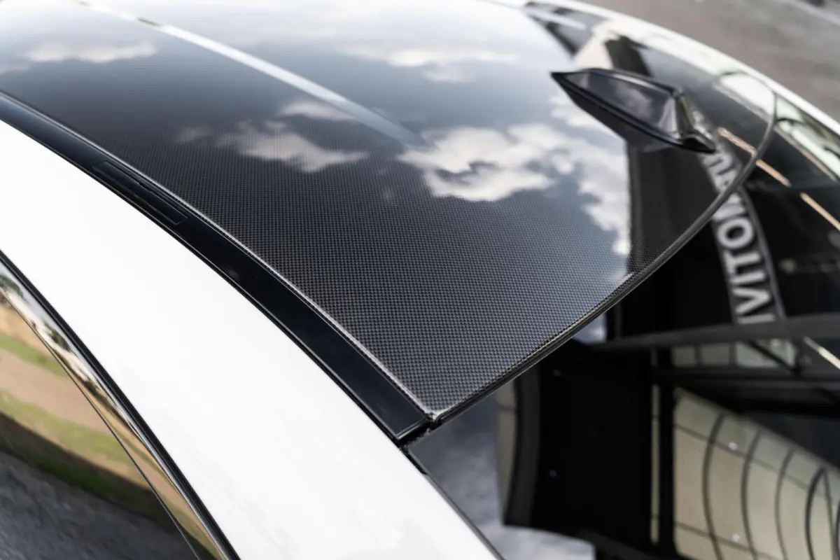 M2 Harman Kardon Carbon