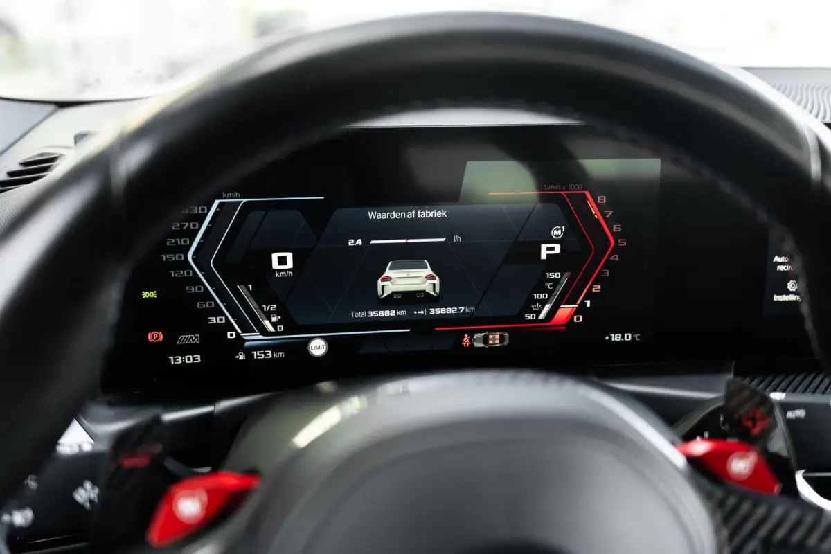 M2 Harman Kardon Carbon