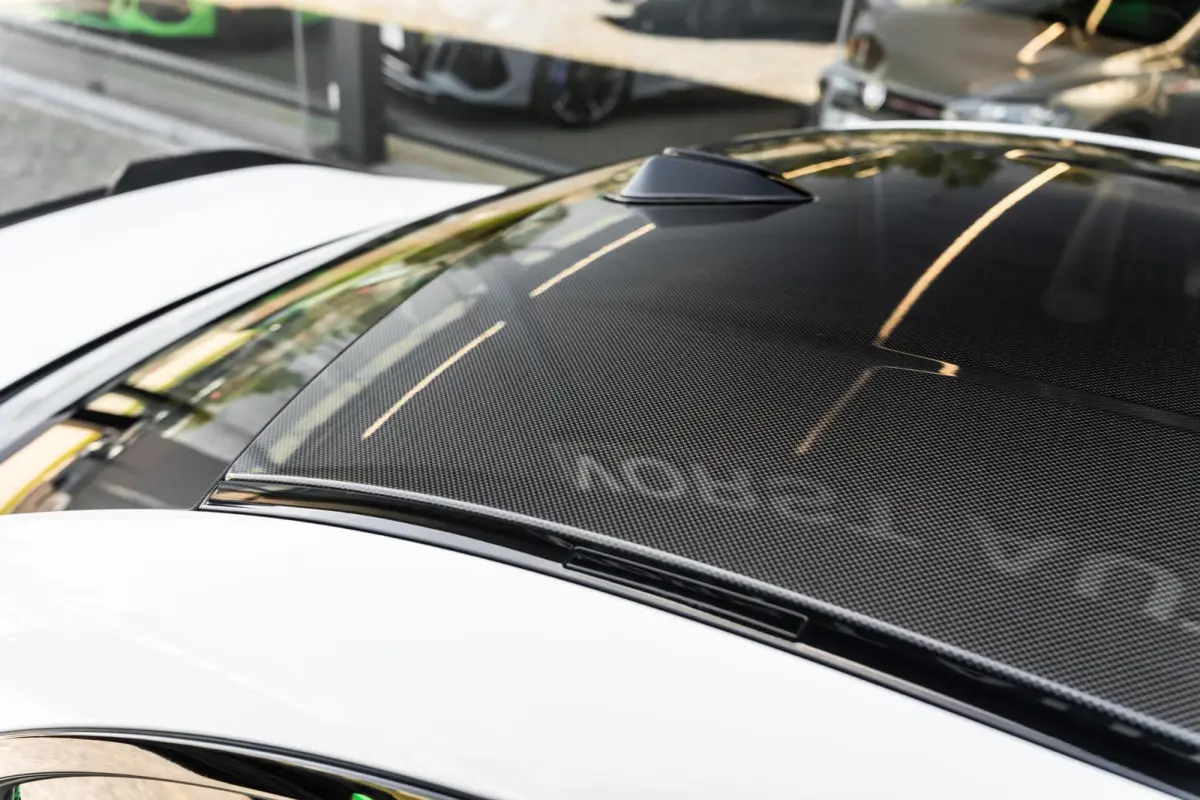 M2 Harman Kardon Carbon