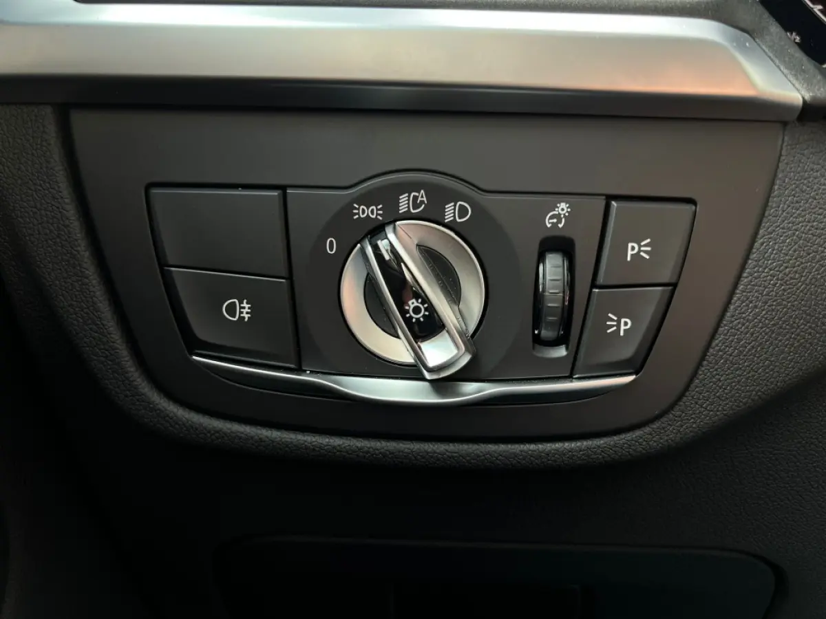 xDrive30e M-Sport | ACC | Camera | Leer | Sportstoelen | Navi
