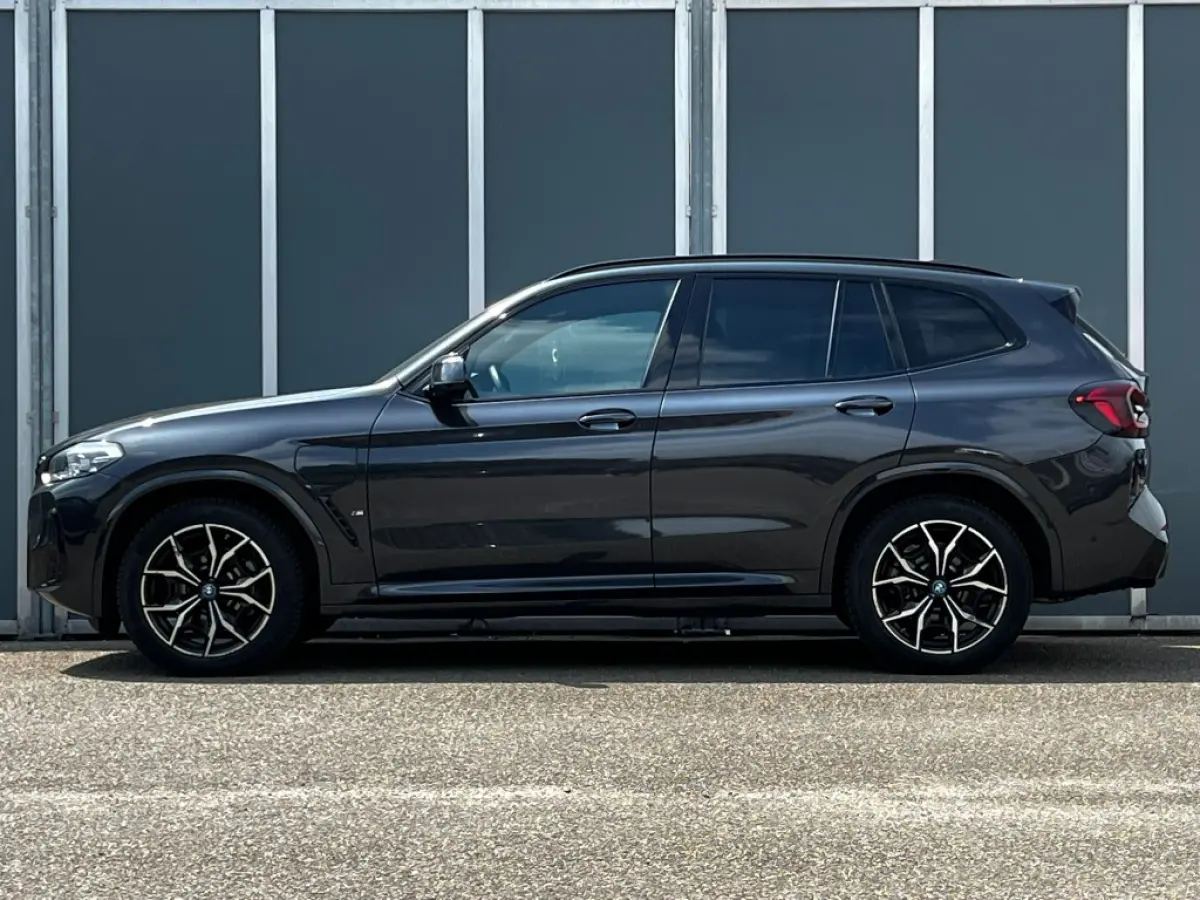 xDrive30e M-Sport | ACC | Camera | Leer | Sportstoelen | Navi