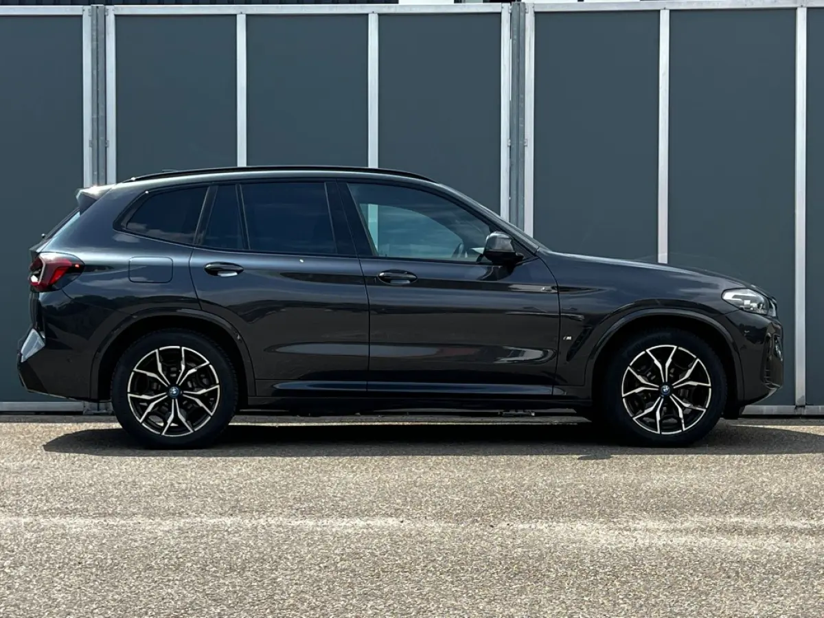 xDrive30e M-Sport | ACC | Camera | Leer | Sportstoelen | Navi