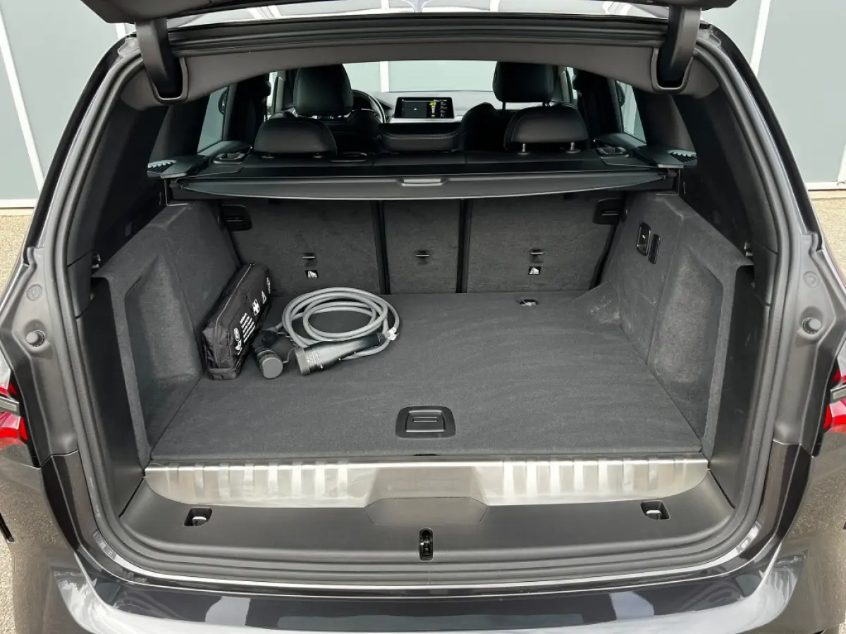 xDrive30e M-Sport | ACC | Camera | Leer | Sportstoelen | Navi