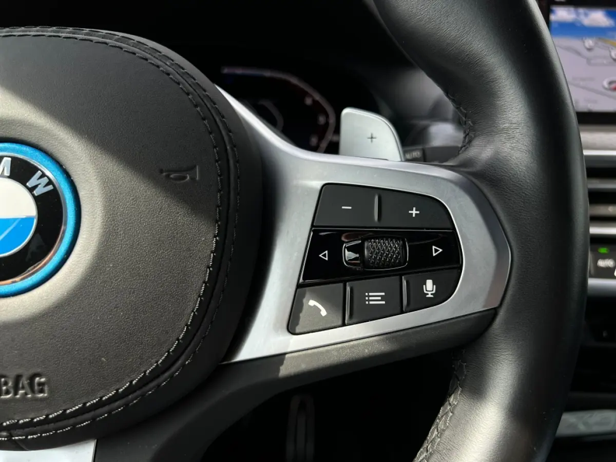 xDrive30e M-Sport | ACC | Camera | Leer | Sportstoelen | Navi