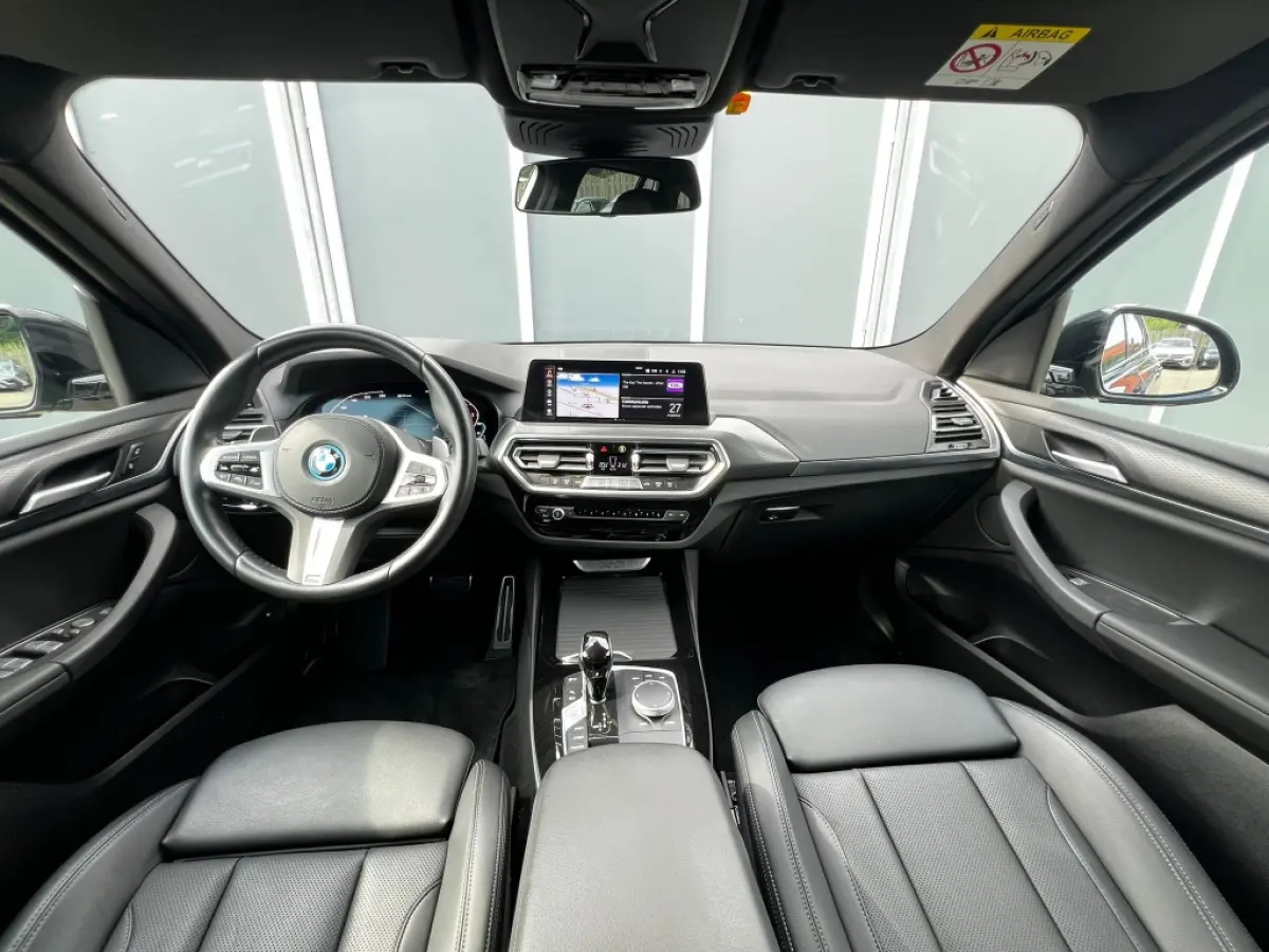 xDrive30e M-Sport | ACC | Camera | Leer | Sportstoelen | Navi