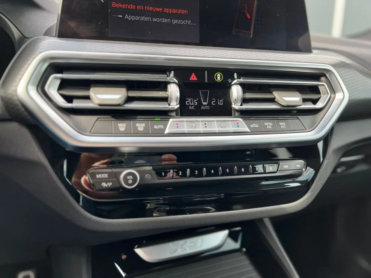 xDrive30e M-Sport | ACC | Camera | Leer | Sportstoelen | Navi