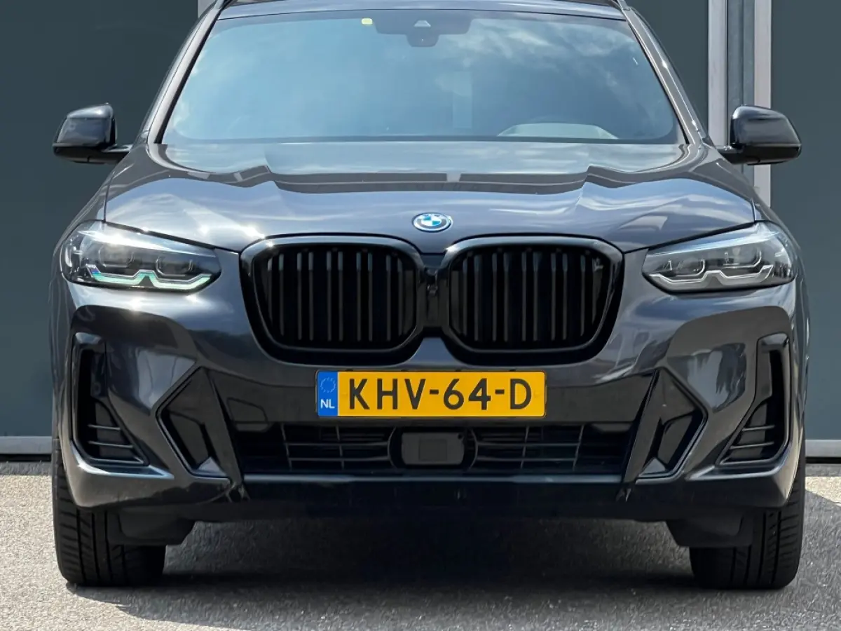 xDrive30e M-Sport | ACC | Camera | Leer | Sportstoelen | Navi