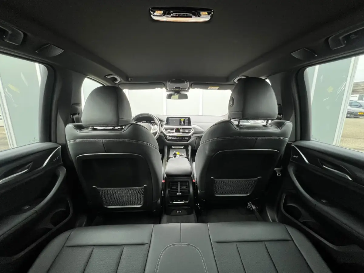 xDrive30e M-Sport | ACC | Camera | Leer | Sportstoelen | Navi