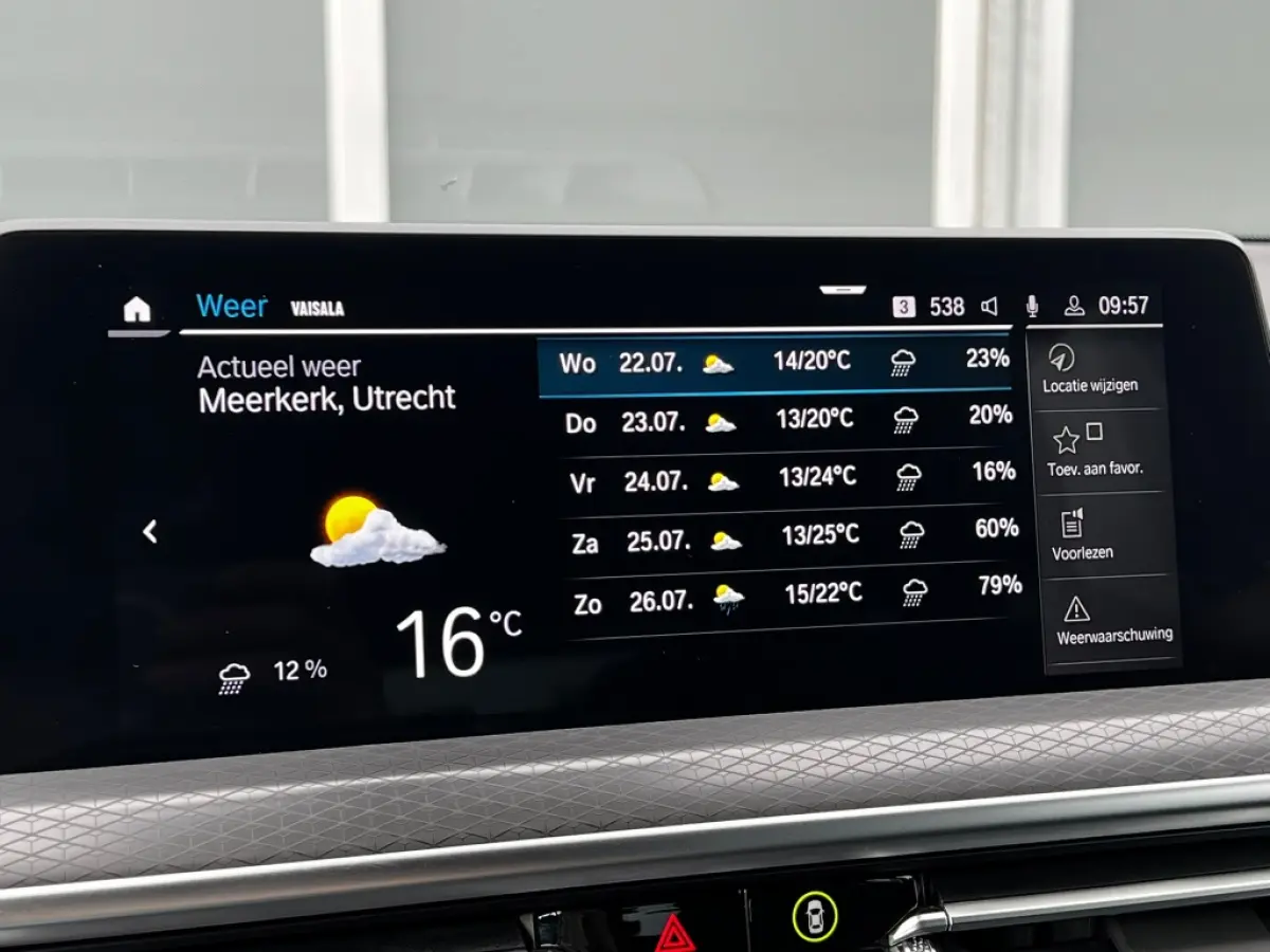 xDrive30e M-Sport | ACC | Camera | Leer | Sportstoelen | Navi