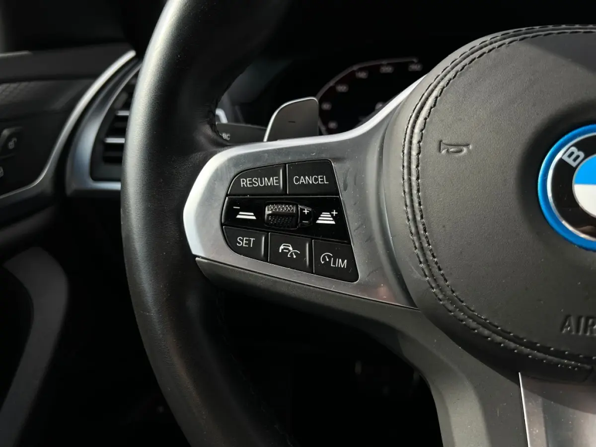 xDrive30e M-Sport | ACC | Camera | Leer | Sportstoelen | Navi