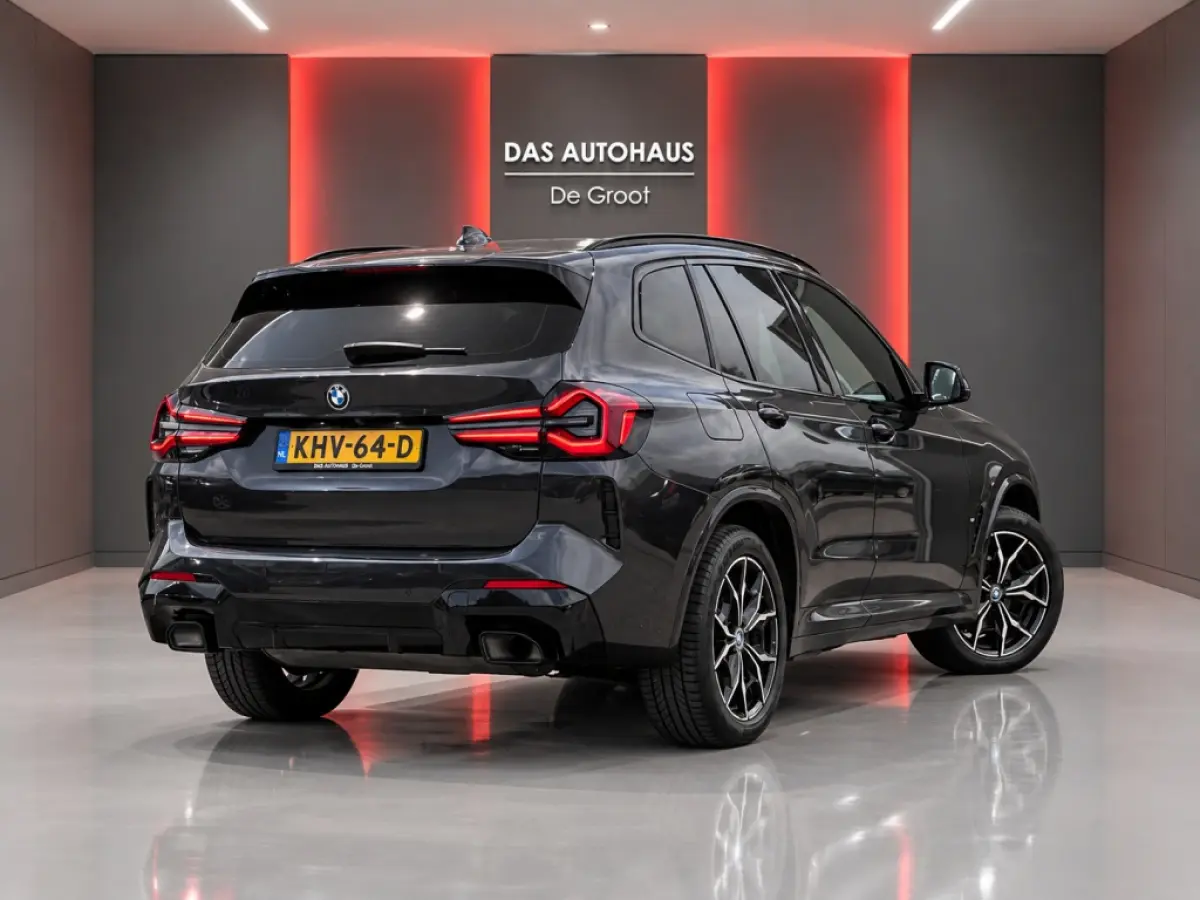 xDrive30e M-Sport | ACC | Camera | Leer | Sportstoelen | Navi